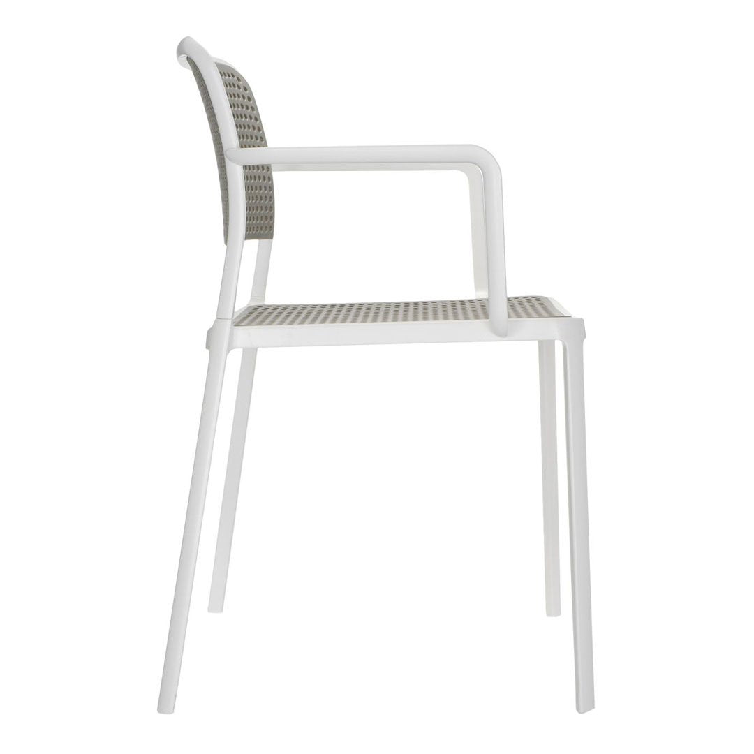 White chair with a sleek design and a gray woven-patterned backrest. Modern and minimalistic aesthetic.