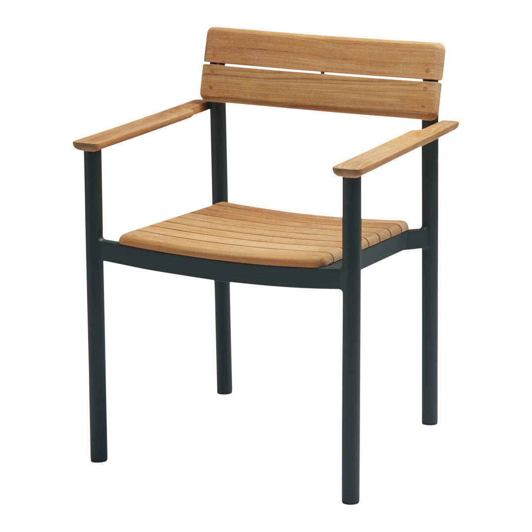 Natural wood seat and backrest with a sleek black metal frame, perfect for a modern outdoor setting.