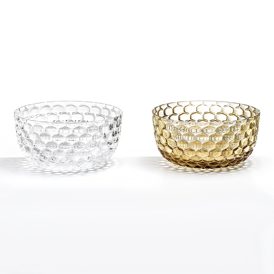Clear and gold textured bowls with honeycomb pattern, perfect for elegant dining and décor.