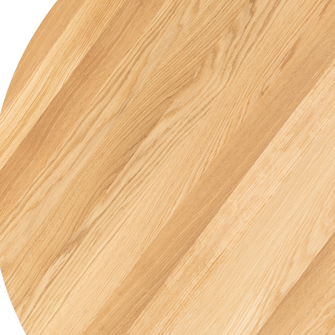 Light oak wood texture with warm tones and subtle grain patterns, showcasing natural beauty and elegance.
