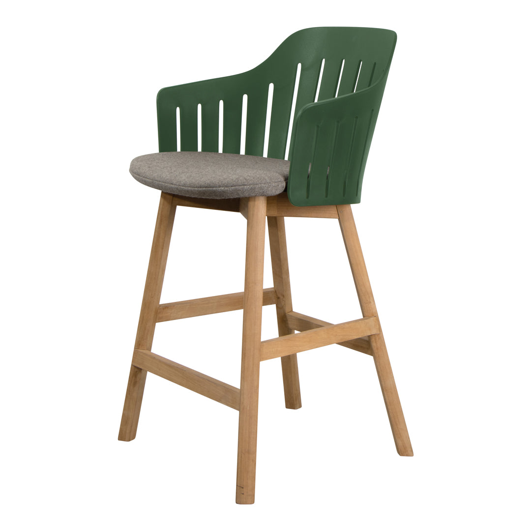 Green slatted backrest bar stool with gray cushion and natural wood legs, combining modern and classic design elements.