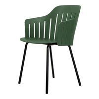 Green slatted chair with a modern design and black metal legs. Ideal for contemporary spaces.