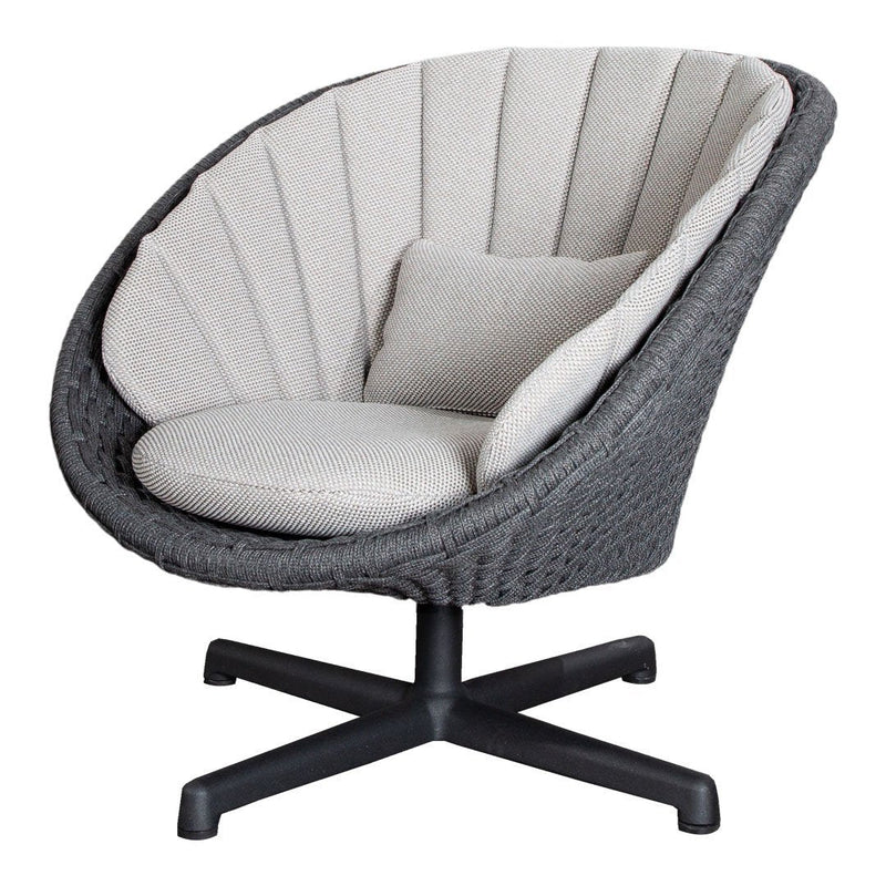 Peacock Outdoor Lounge Chair w/ Swivel Base