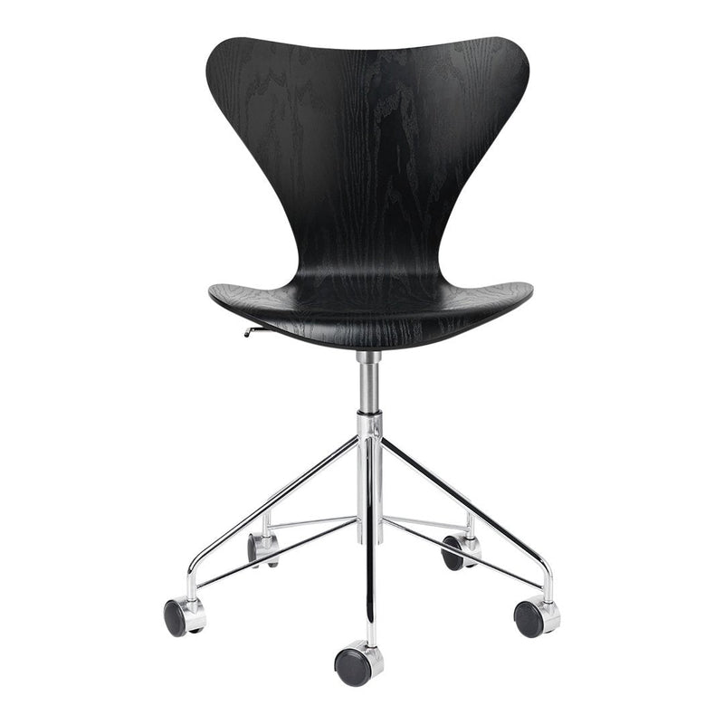 Series 7 Swivel Chair 3117 - Clear Lacquered