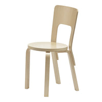 Light natural wood chair with a minimalist design featuring smooth lines and a curved backrest, perfect for modern spaces.