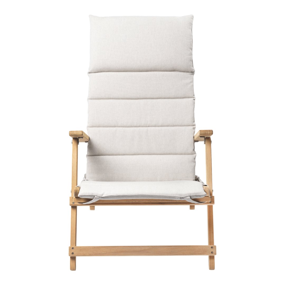 Light gray upholstery with a minimalist, quilted design on a natural wood frame. Ideal for stylish comfort.
