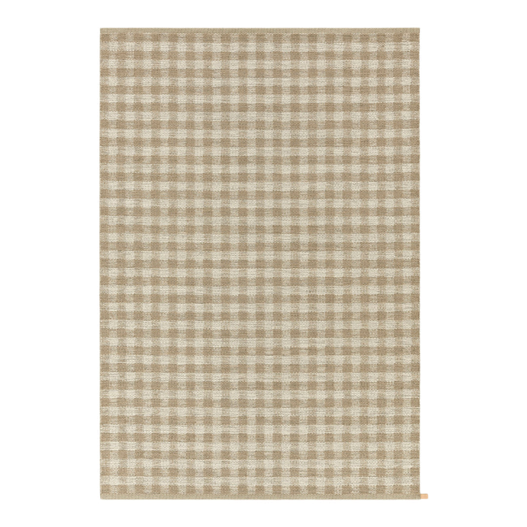 Beige and cream checked pattern rug, featuring a classic gingham design for a cozy home aesthetic.