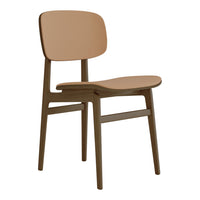 Minimalist chair in warm beige with smooth surfaces and an earthy brown frame. Elegant and modern design.