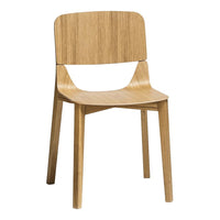 Natural wood chair in light beige with a smooth finish and a minimalist design. Ideal for modern interiors.